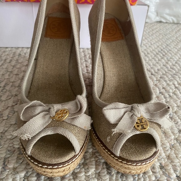 Tory Burch subtle metallic gold espadrilles - Picture 3 of 11